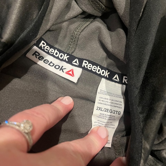 Men's 2XL Reebok Camo Hoodie - Picture 2 of 3